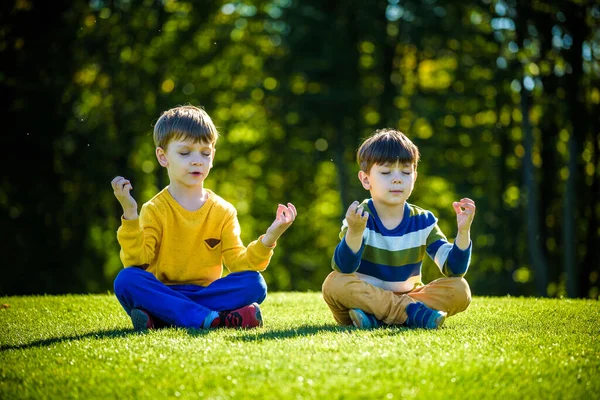 Yoga y mediación para niños